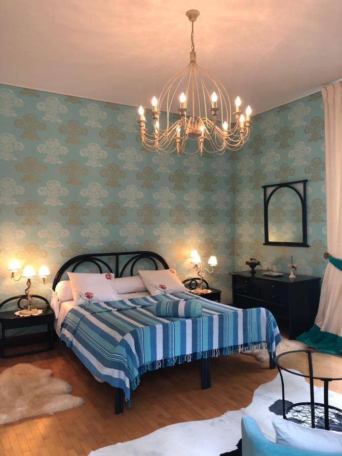 Chateau Les Tourelles Bertrix Oda fotoğraf